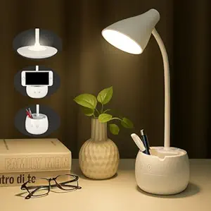Rechargeable Table Light Lamp একটি পোর্টেবল ও বিদ্যুৎ সাশ্রয়ী LED ডেস্ক লাইট যা পড়াশোনা, অফিস কাজ, অনলাইন ক্লাস এবং জরুরি লাইট হিসেবে ব্যবহার করা যায়।
